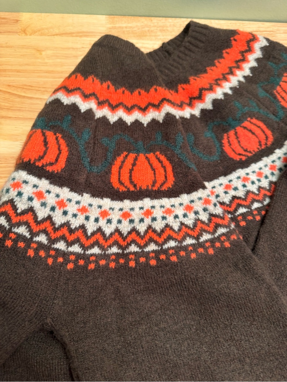 Women’s Vince Camuto fair isle pumpkin sweater fall Halloween
Size large - Picture 6 of 9